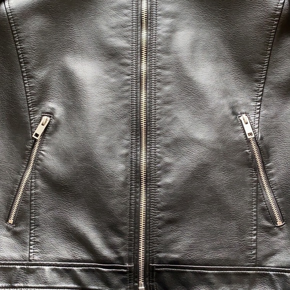 ✨SOLD✨Jack & Jones leather jacket - Picture 2 of 13